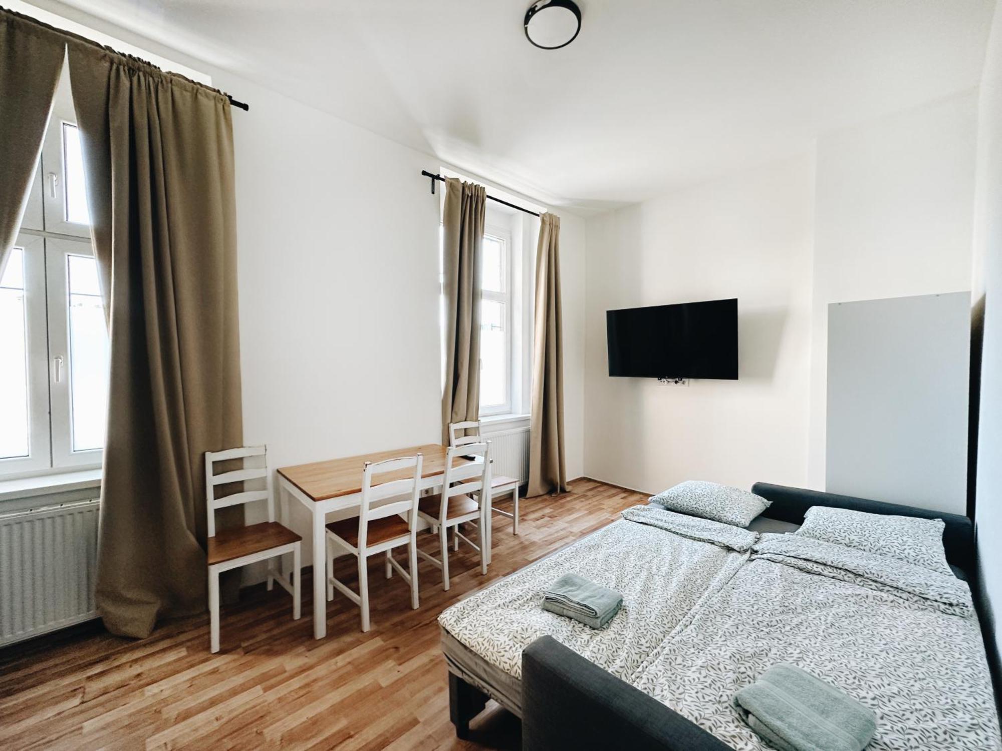 Crimson Charm Apartment Prag